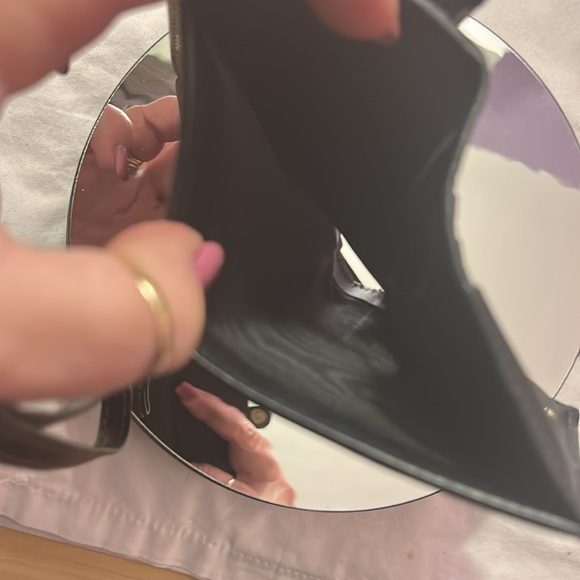 GUCCI SUPREME MONOGRAM WALLET WITH BEE DESIGN EUC - Picture 9 of 13